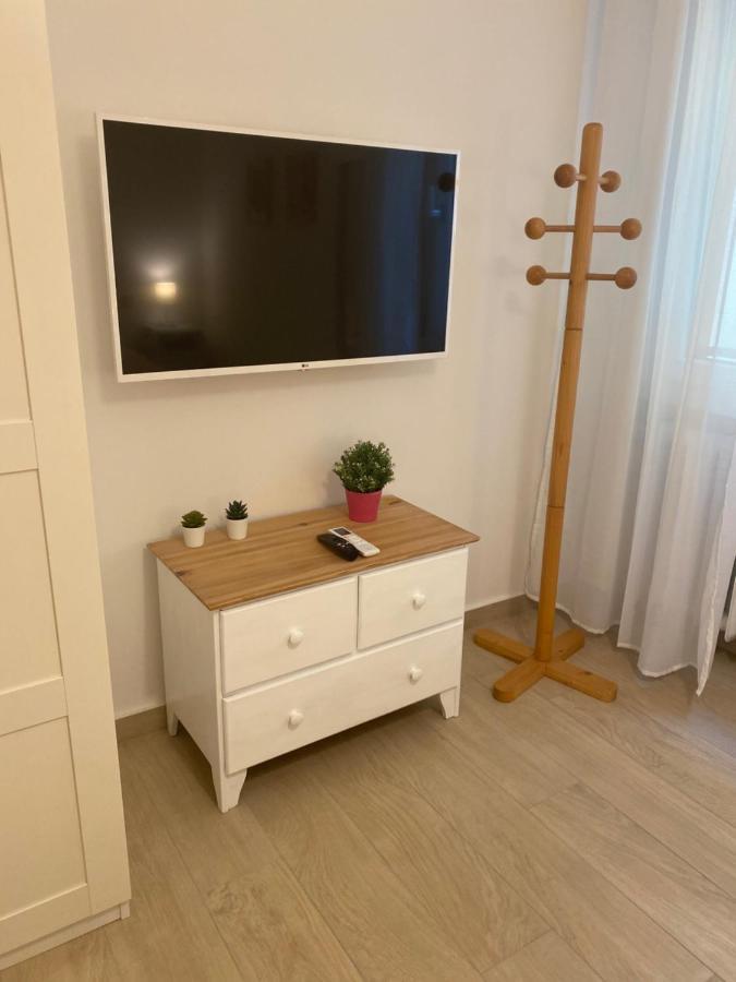 Modern City Apartment Modena Eksteriør billede
