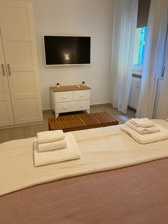 Modern City Apartment Modena Eksteriør billede